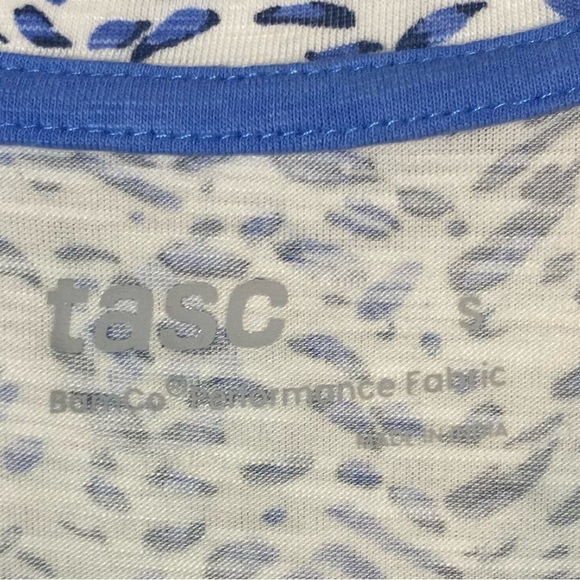 tasc Tank Top Sz Small NOLA Performance 2.0 Blue Topaz Watercolor “Wild Dunes” - Picture 5 of 11